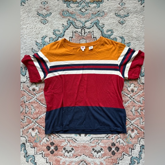 Levi's Tee - Picture 1 of 4